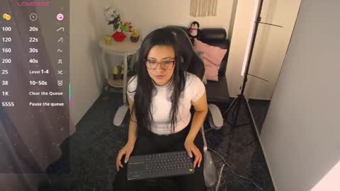 queenrose94 online show from 04/16/26, 03:13