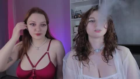 Snapshot of queenrosel chatting on 05/15/26, 04:47 Rose online show from 05/15/26, 04:47