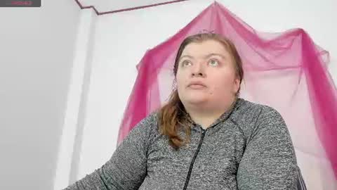 Snapshot of queensami7 chatting on 07/18/26, 12:59 Samantha online show from 07/18/26, 12:59