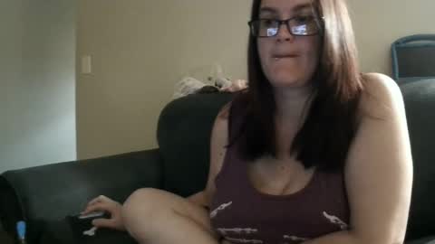 Snapshot of queenskull870 chatting on 09/28/25, 01:55 queenskull870 online show from 09/28/25, 01:55