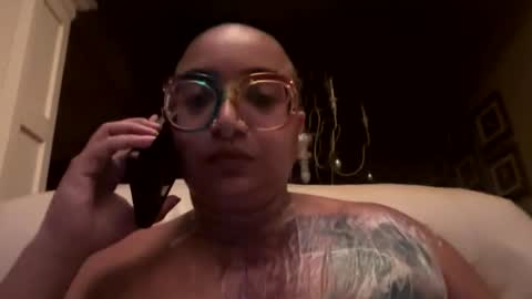 Queen Hilarity online show from 02/28/26, 02:01