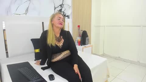 queenstarhyl online show from 02/18/26, 01:56