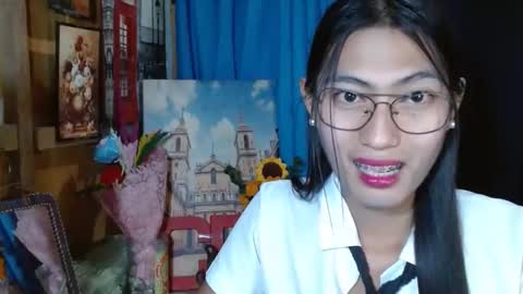 queensteffi online show from 12/19/24, 10:10