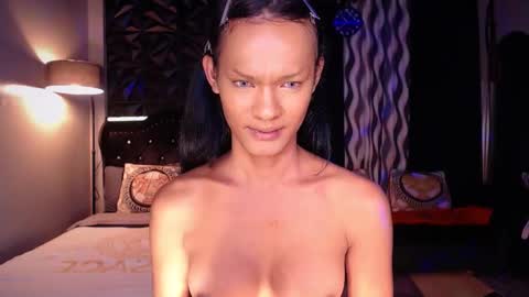 Snapshot of queenvalentinats chatting on 01/03/25, 05:17 ValentinaMoone online show from 01/03/25, 05:17