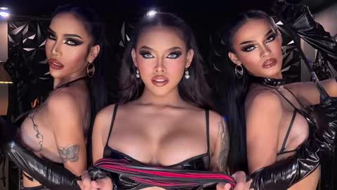 Snapshot of queenvalentinats chatting on 02/03/25, 05:35 ValentinaMoone online show from 02/03/25, 05:35