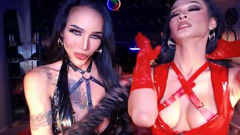 Snapshot of queenvalentinats chatting on 02/10/25, 11:23 ValentinaMoone online show from 02/10/25, 11:23