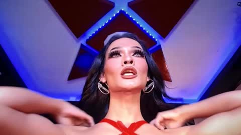 Snapshot of queenvalentinats chatting on 02/11/25, 02:25 ValentinaMoone online show from 02/11/25, 02:25