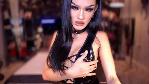 Snapshot of queenvalentinats chatting on 02/12/25, 07:45 ValentinaMoone online show from 02/12/25, 07:45