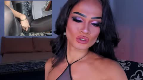 Snapshot of queenvalentinats chatting on 10/24/25, 02:30 ValentinaMoone online show from 10/24/25, 02:30