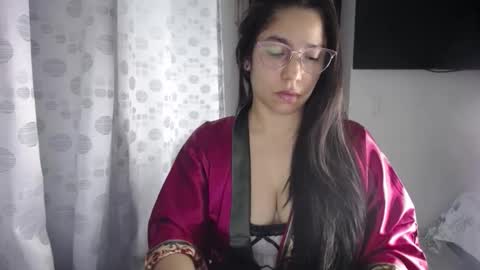 Paola online show from 11/19/25, 03:39