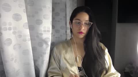 Snapshot of queenvictoria2023 chatting on 03/26/26, 03:12 Paola online show from 03/26/26, 03:12
