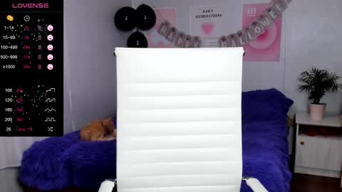 Anna online show from 10/24/25, 05:04