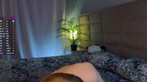 Teri  My favorite vibes 77 101 222 666 online show from 02/20/25, 06:57