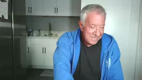 Jim online show from 10/19/25, 01:06