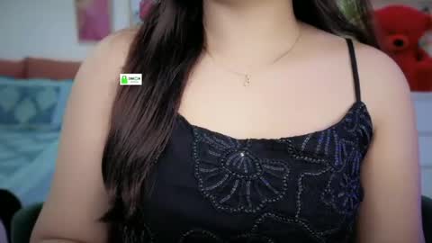 Snapshot of quest_queen chatting on 07/21/26, 08:11 zaara online show from 07/21/26, 08:11