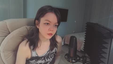 Snapshot of quietluxury chatting on 06/27/26, 12:22 quietluxury online show from 06/27/26, 12:22