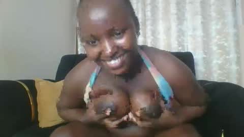 quinn_ce_ online show from 11/12/25, 01:33