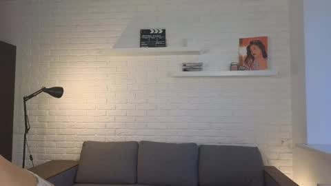 kiri online show from 04/19/26, 03:11