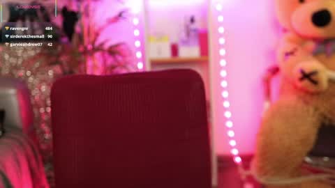 Nova Hollis online show from 03/31/26, 04:13