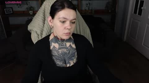 Snapshot of qwertyannie_lbo chatting on 04/27/26, 04:05 qwertyannie_lbo online show from 04/27/26, 04:05
