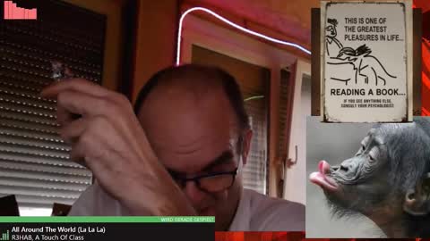 Snapshot of r_2d2_ chatting on 12/19/25, 08:54 dj mike online show from 12/19/25, 08:54