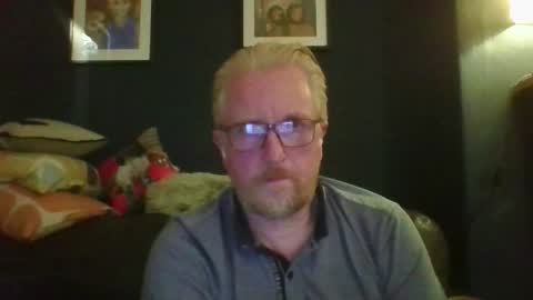 Snapshot of r_o_h_a_n chatting on 10/01/25, 11:33 r_o_h_a_n online show from 10/01/25, 11:33