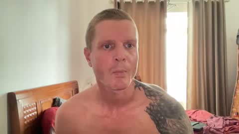 rabbit_eyes69 online show from 10/05/25, 08:23