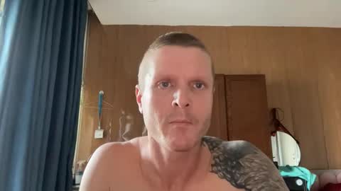 rabbit_eyes69 online show from 11/12/25, 08:48