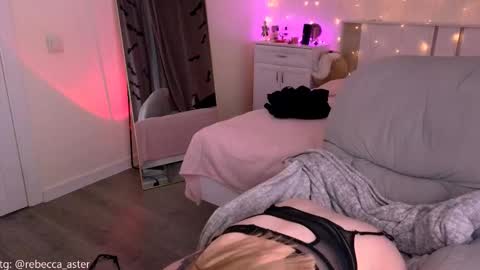 Rebecca  Becc online show from 12/13/25, 07:53