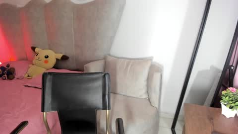 Snapshot of rachaeldeckard chatting on 01/10/25, 02:57 natalia  -  online show from 01/10/25, 02:57