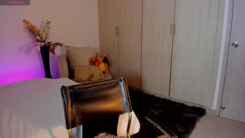 Snapshot of rachaeldeckard chatting on 09/09/25, 02:22 natalia  -  online show from 09/09/25, 02:22