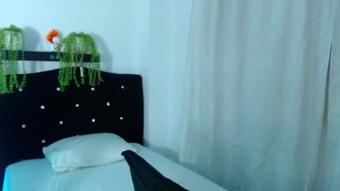 Valentina  online show from 06/04/26, 12:16