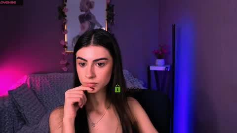 rachel_bloom__ online show from 12/05/25, 10:13