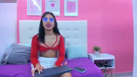 Rachel Donnelly online show from 09/17/25, 04:25