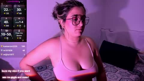 Snapshot of rachel_fo chatting on 01/22/25, 11:43 Rachel Foss online show from 01/22/25, 11:43