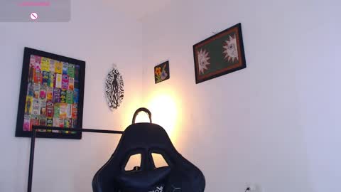Snapshot of rachell_420 chatting on 05/11/26, 04:04 rachell_420 online show from 05/11/26, 04:04