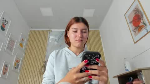 rachellesc online show from 06/08/26, 12:16