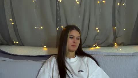 RachellSimpson online show from 11/18/25, 06:45