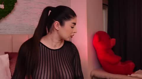 RachelSwaan online show from 02/25/25, 09:42