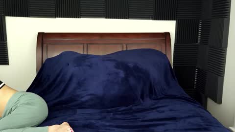 Snapshot of rachelxprice chatting on 12/15/25, 03:22 Rachel Price online show from 12/15/25, 03:22