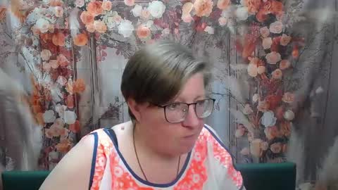 Snapshot of radachudna chatting on 05/15/26, 06:37 RadaChudna online show from 05/15/26, 06:37