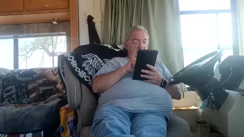 Radioman for fun online show from 04/21/26, 07:06