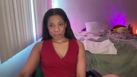 Snapshot of raewerks chatting on 12/21/24, 07:38 RaeWerks online show from 12/21/24, 07:38