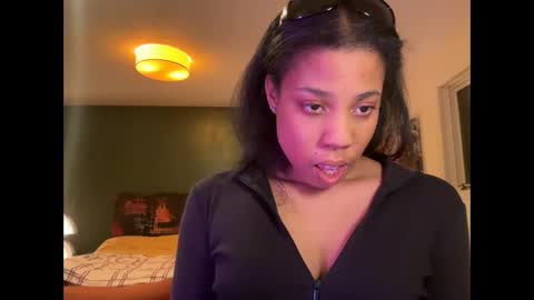 Snapshot of raewerks chatting on 01/28/25, 04:50 RaeWerks online show from 01/28/25, 04:50