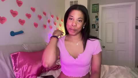 Snapshot of raewerks chatting on 02/12/25, 07:55 RaeWerks online show from 02/12/25, 07:55