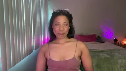 Snapshot of raewerks chatting on 02/17/25, 12:21 RaeWerks online show from 02/17/25, 12:21