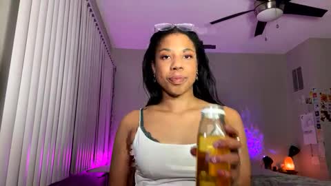 Snapshot of raewerks chatting on 02/18/25, 06:26 RaeWerks online show from 02/18/25, 06:26