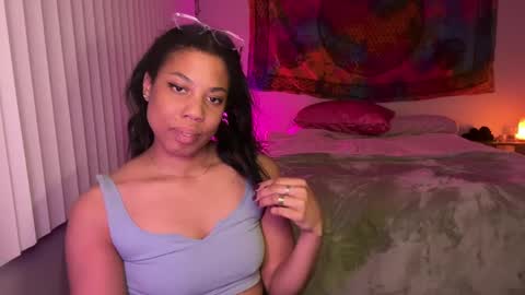 Snapshot of raewerks chatting on 03/11/25, 06:10 RaeWerks online show from 03/11/25, 06:10