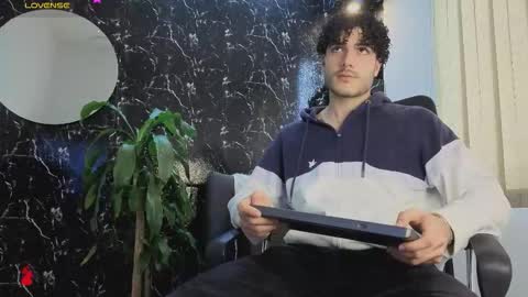 R A F A E L online show from 01/11/26, 08:47