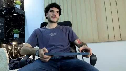 R A F A E L online show from 03/08/26, 02:04